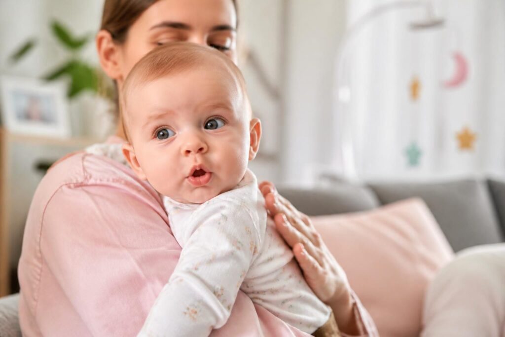 découvrez pourquoi le hoquet survient si souvent chez le bébé et les méthodes efficaces pour le calmer rapidement et en toute sécurité.